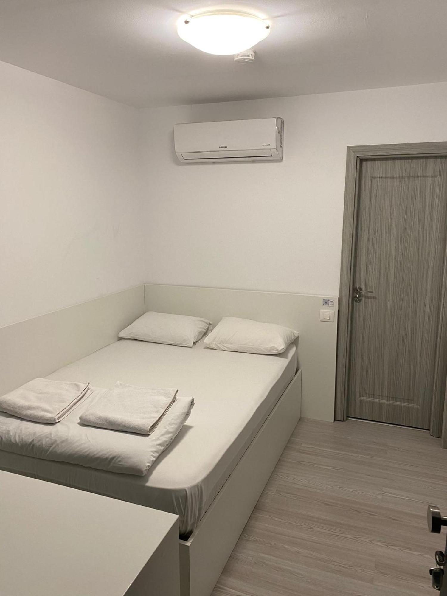 Small Central Bucharest Old Town Studios Екстериор снимка