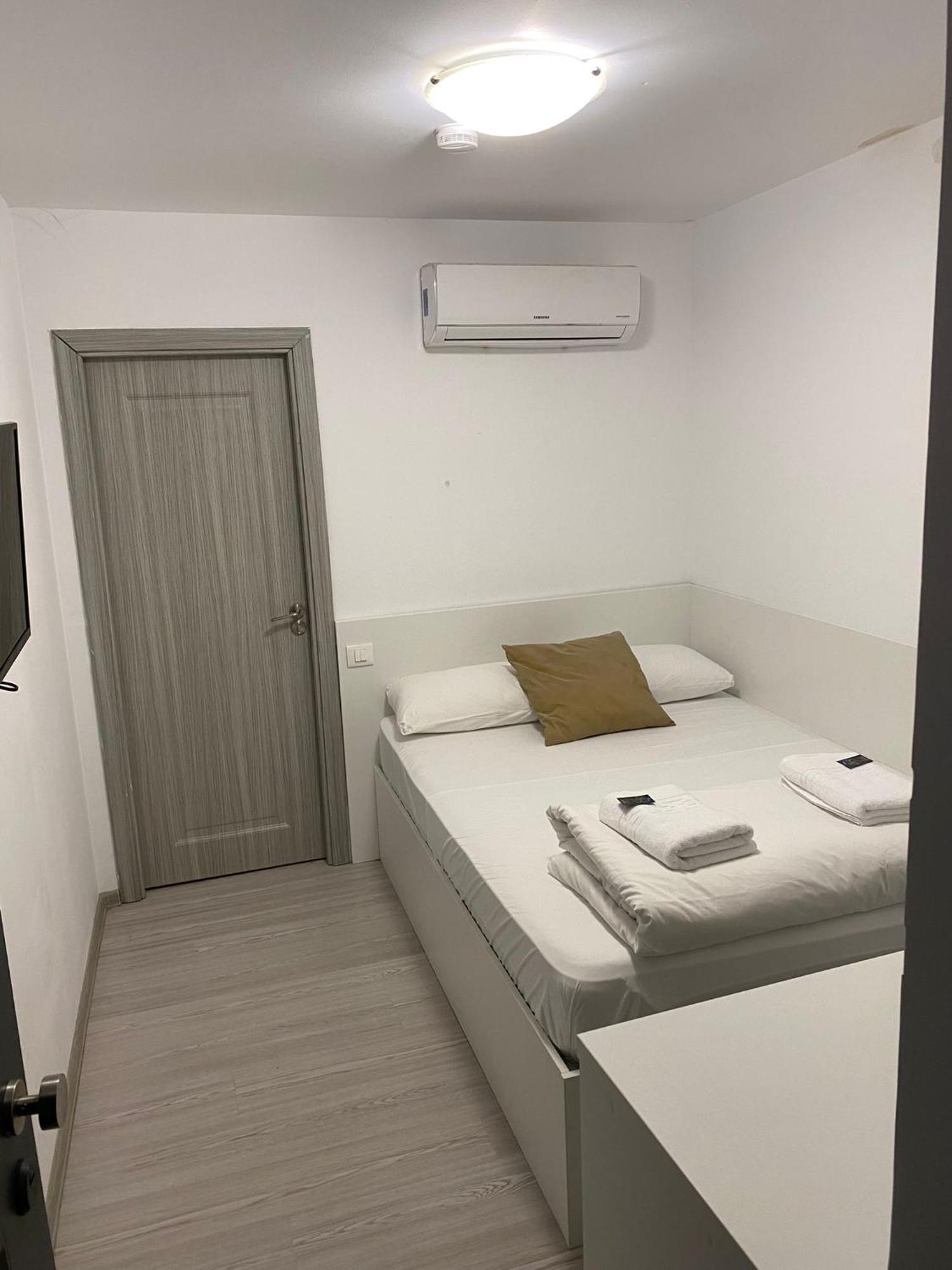 Small Central Bucharest Old Town Studios Екстериор снимка